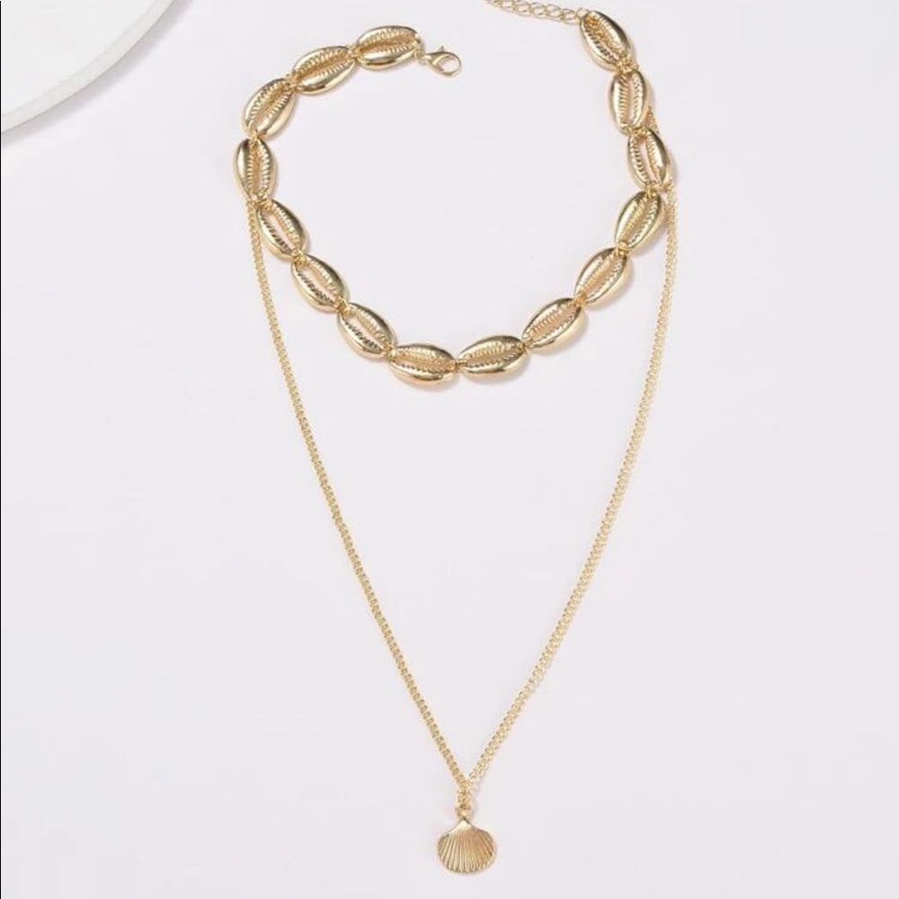 Cowrie Shell Choker & Pendant - Picture 2 of 4